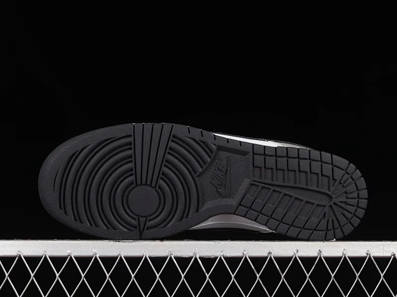 All Categories Nk SB Dunk Series Nk SB Dunk Low Low-top sneakers C version Nk Dunk Low "Light Iron Ore" Patent leather gray SB low-top sports and leisure sneakers DQ7576-001